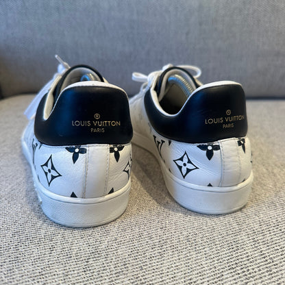 Louis Vuitton White Black Monogram Eclipse Trainers – UK 7.5