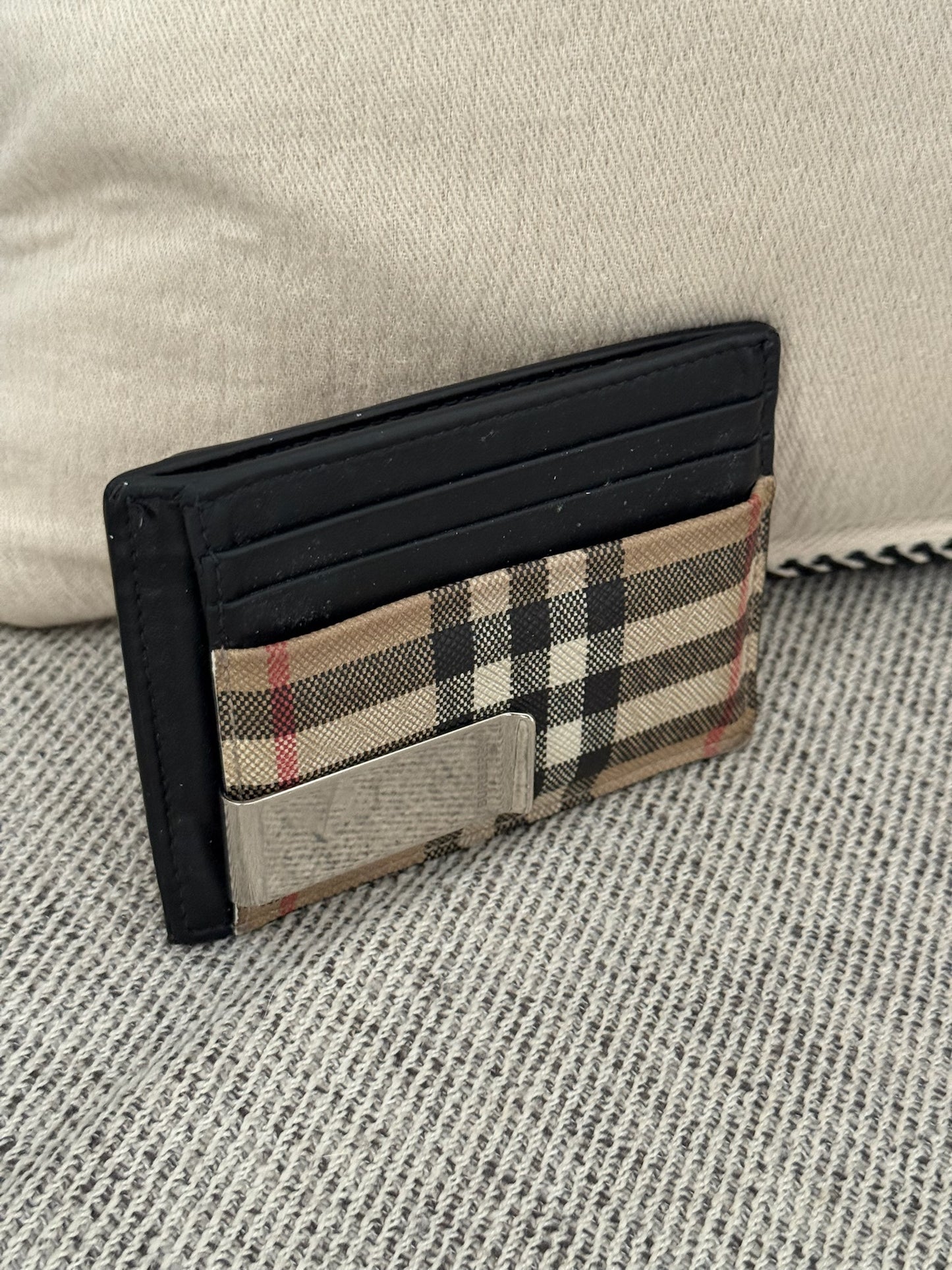 Burberry Chase Moner Clip Cardholder - One Size