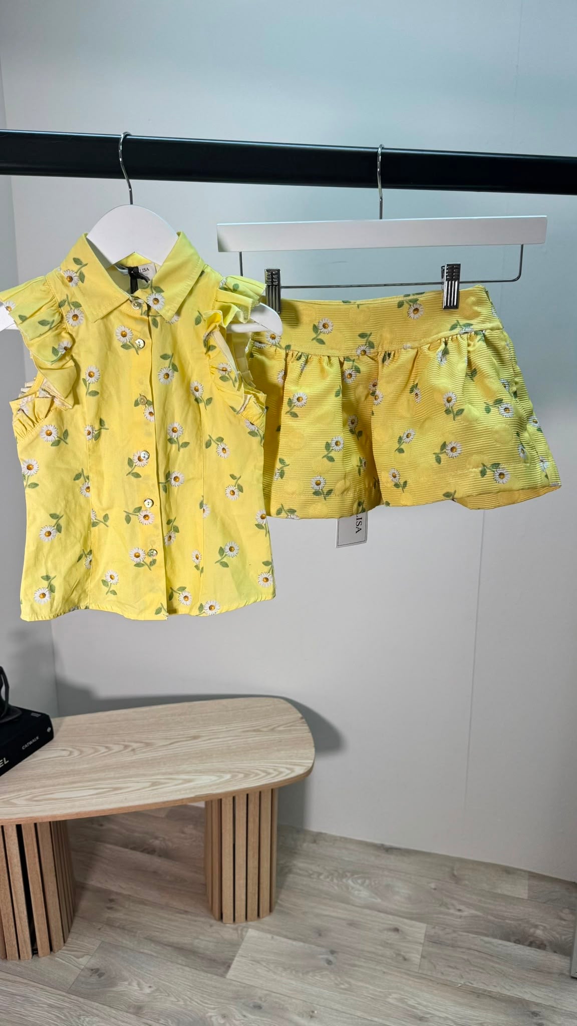 Kids Monnalisa Yellow Daisy Blouse BNWT – 4Y / 104