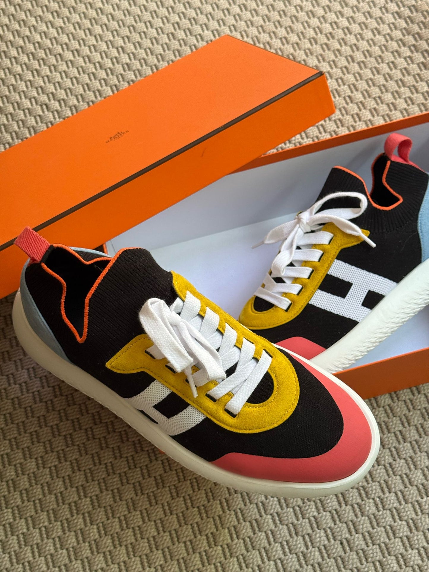 Hermes Black Multi Colour Crew Trainers-UK10