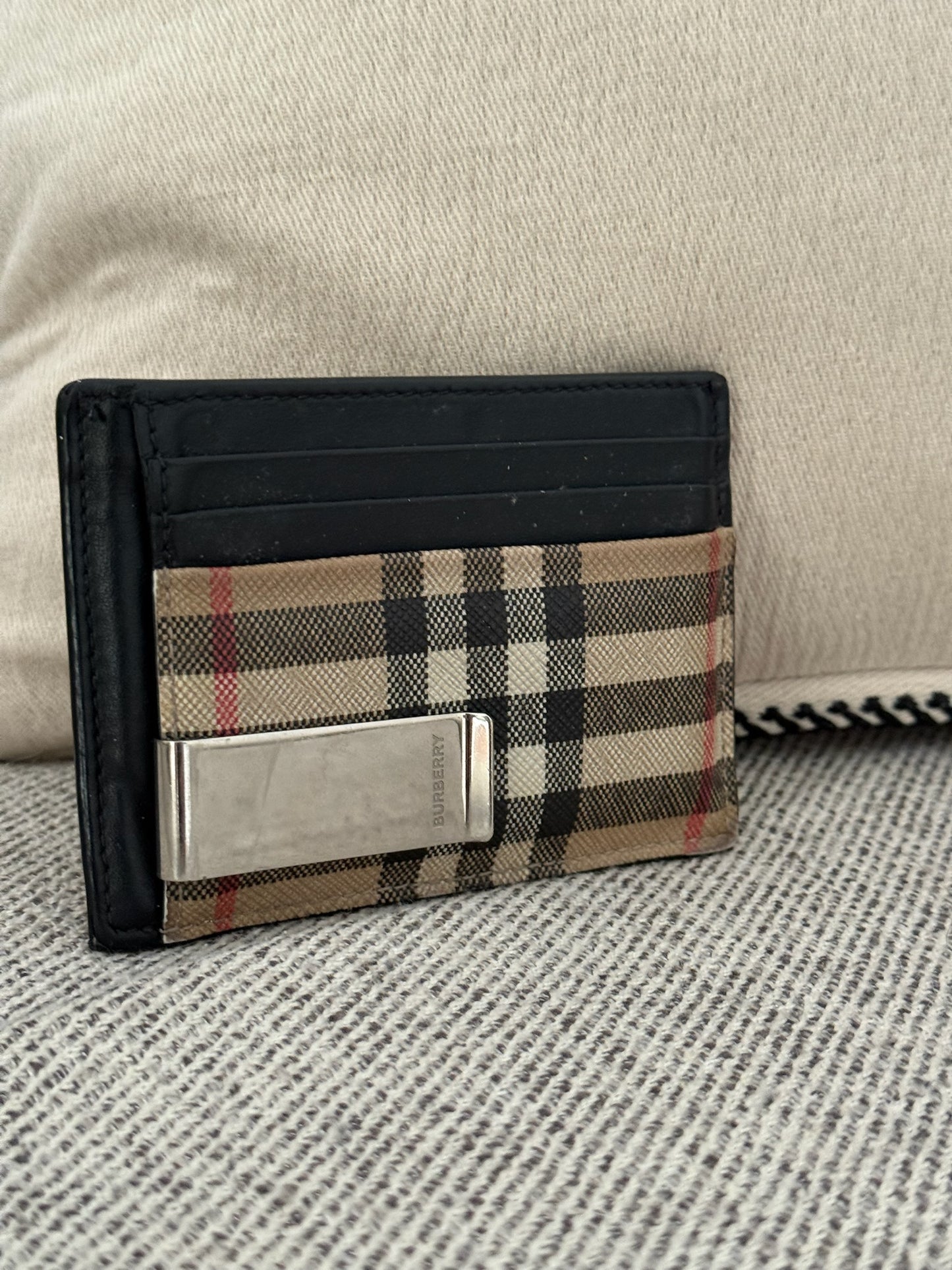 Burberry Chase Moner Clip Cardholder - One Size