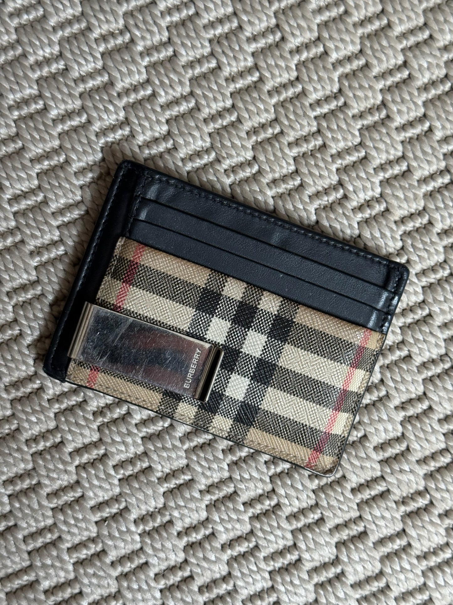 Burberry Chase Moner Clip Cardholder - One Size