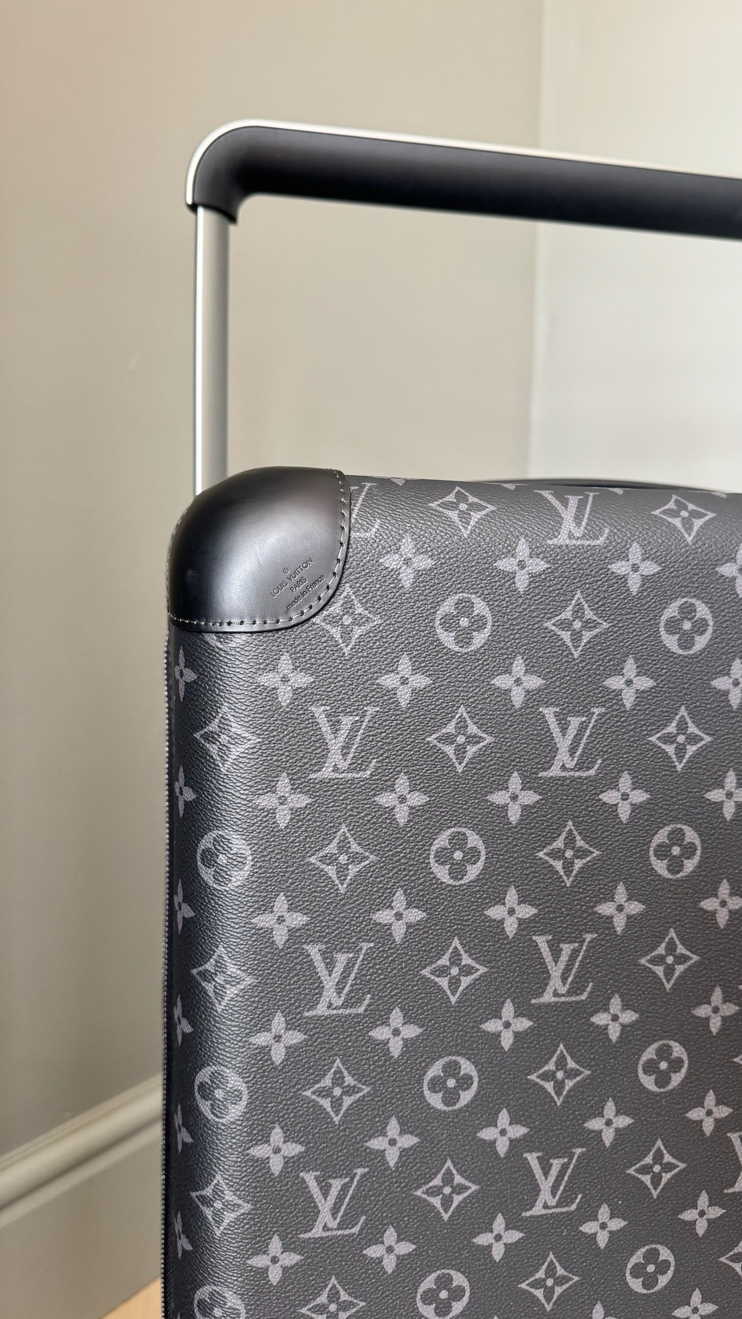 Louis Vuitton Horizon 70 suitcase