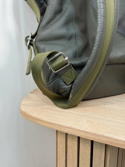 Bottega Veneta Army Green Deer Leather Backpack - 35 x 44 x 15 cm