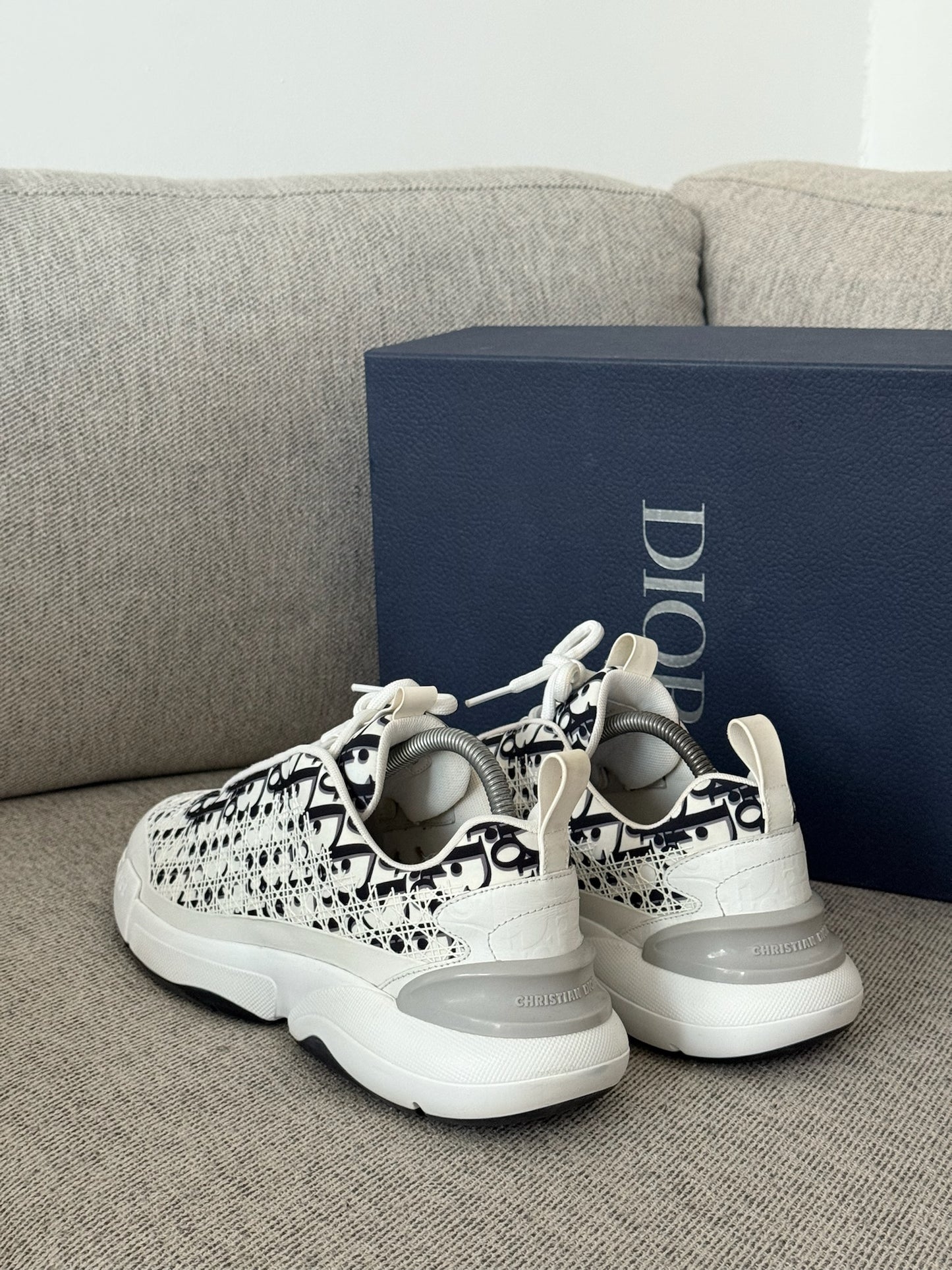 Dior B24 White Black Oblique Trainers - UK9/EU43