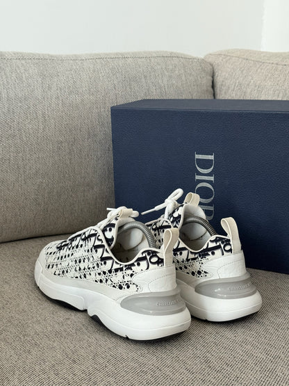 Dior B24 White Black Oblique Trainers - UK9/EU43
