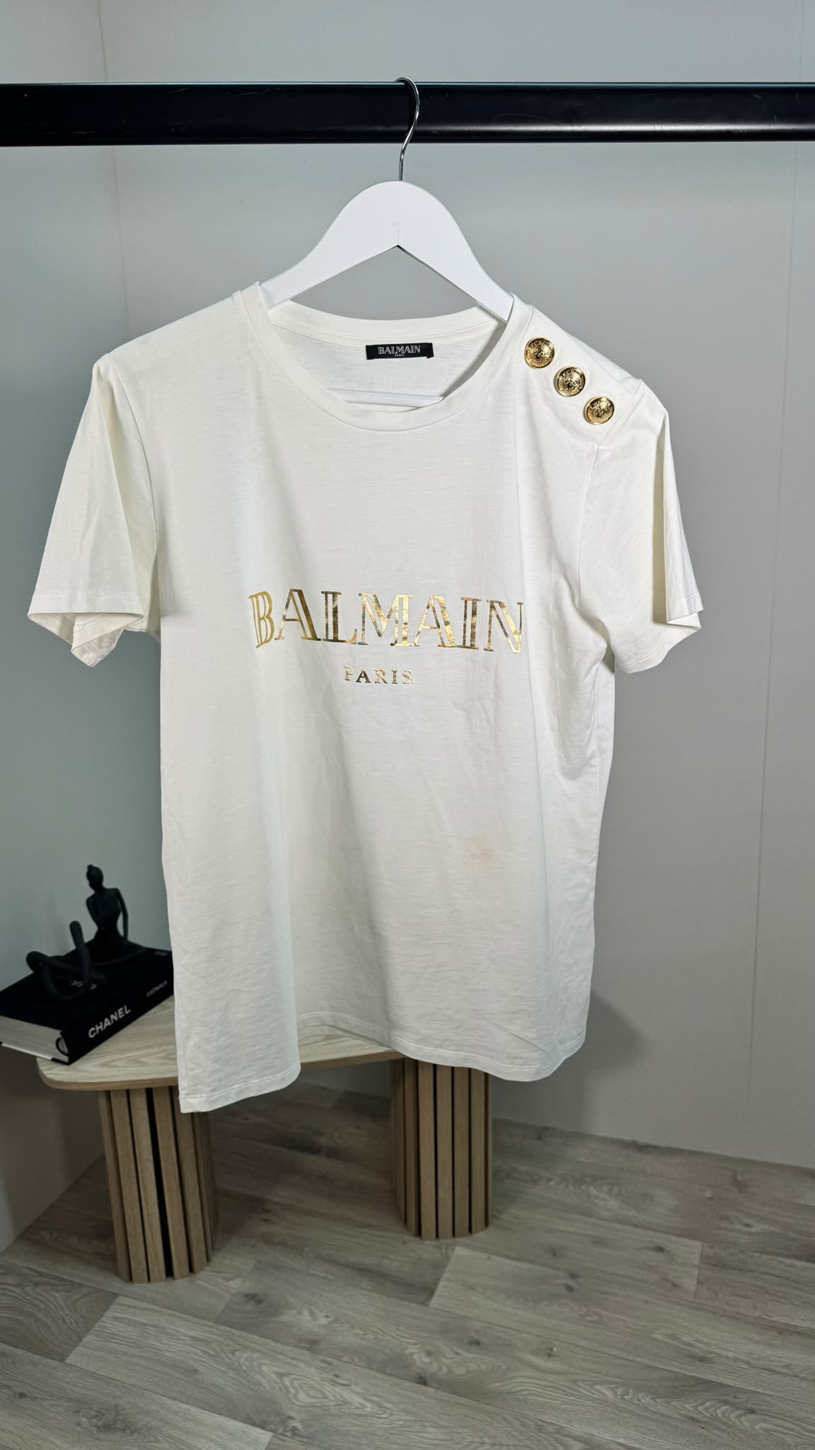 Balmain White Logo T-Shirt With Gold Buttons – IT 38. UK 8