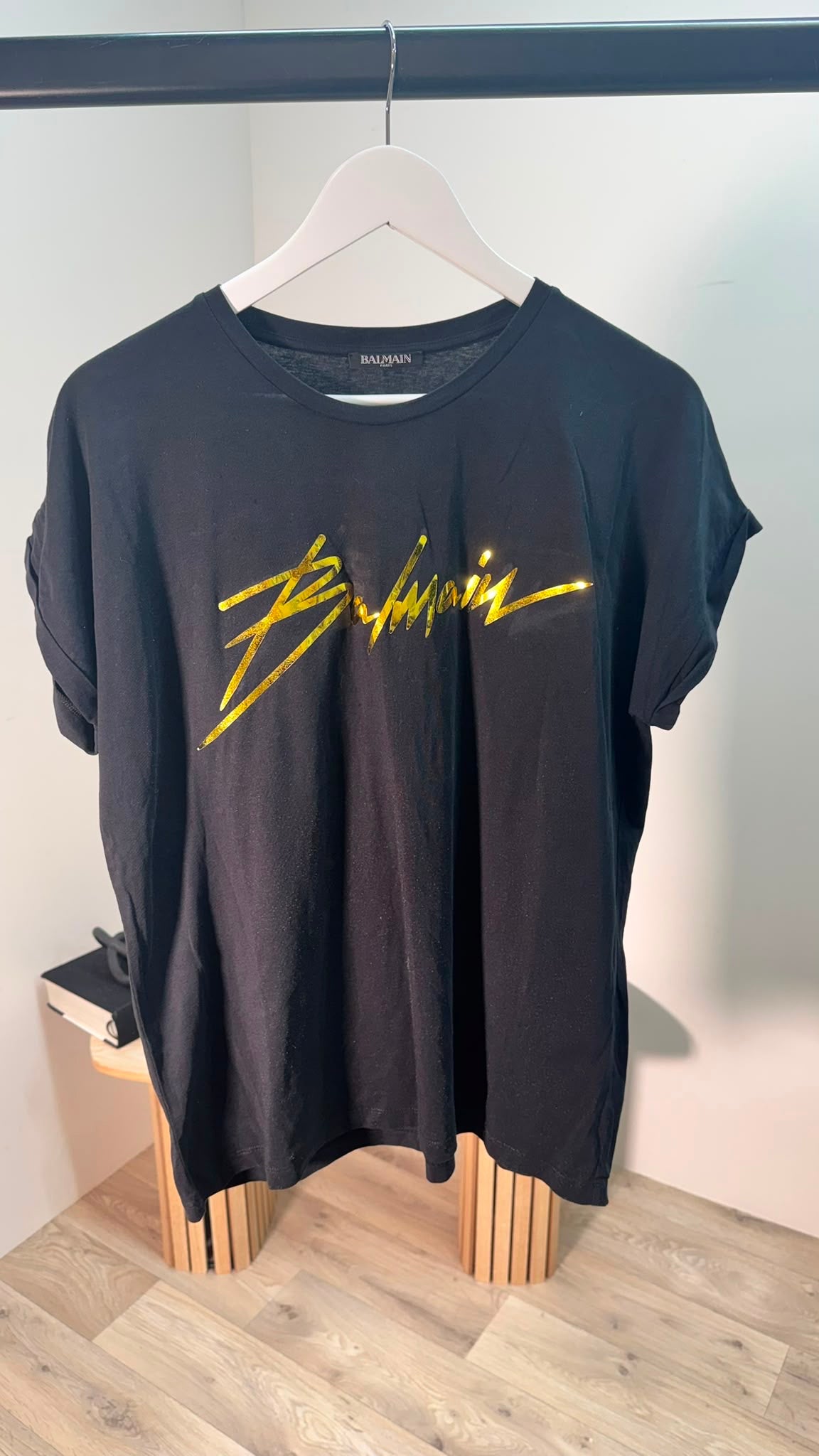 Balmain Black Gold Logo T-Shirt – IT 40