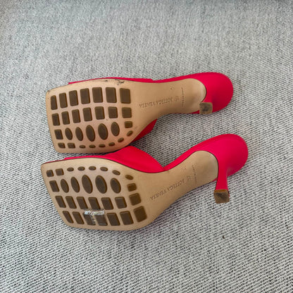 Bottega Veneta Red Square Toe Heels – EU 37 / UK 4