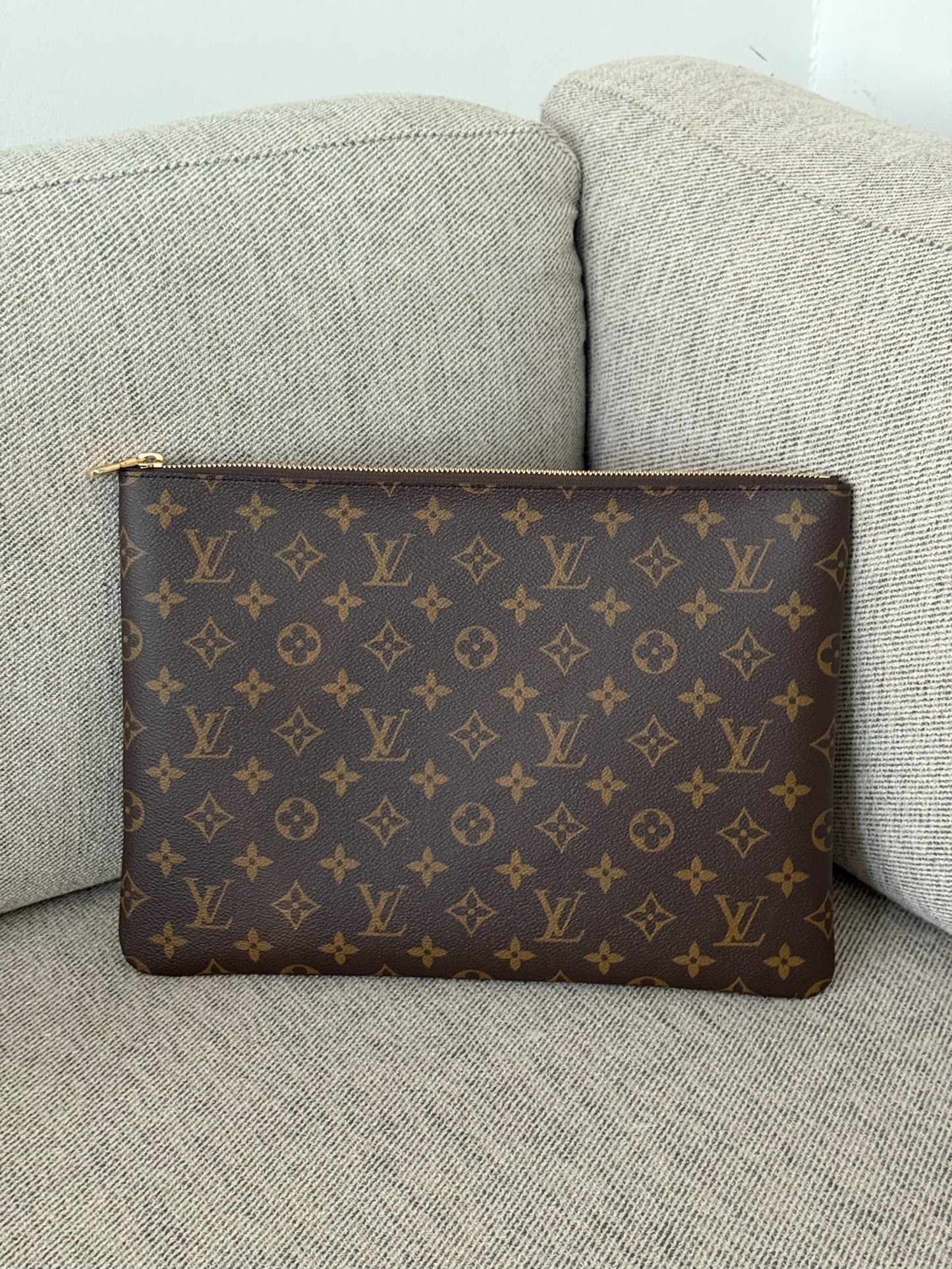 Louis Vuitton L Key Pouch- Brand New