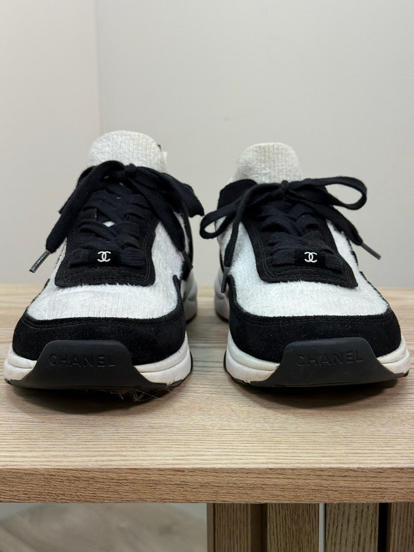 Chanel Black And White Fabric Suede Calfskin CC Trainers - UK 7