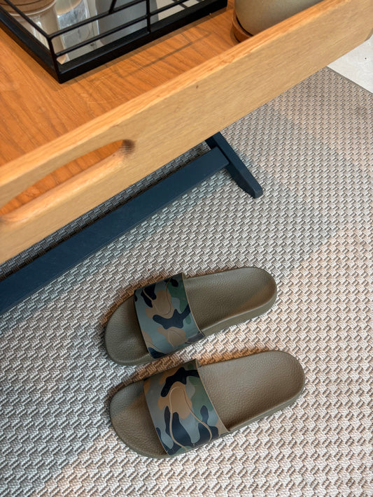 Valentino khaki green camouflage-print rubber slider sandals, EU 43 / UK 9