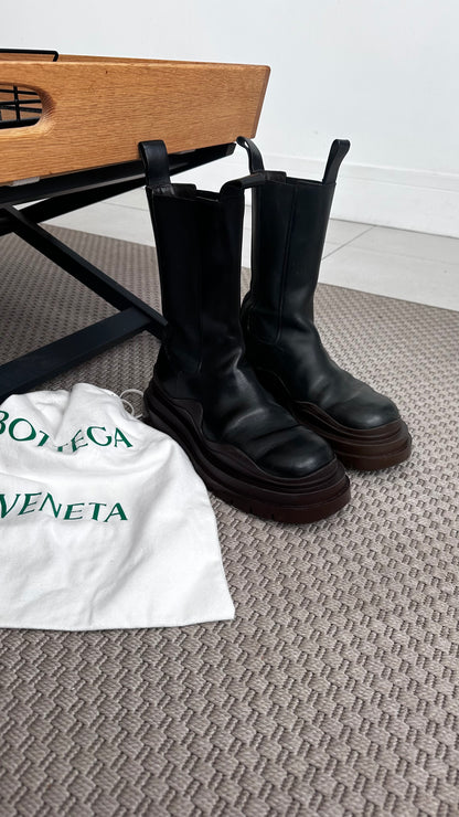 Bottega Veneta Black Tire Chelsea Boots – EU 39/UK 6
