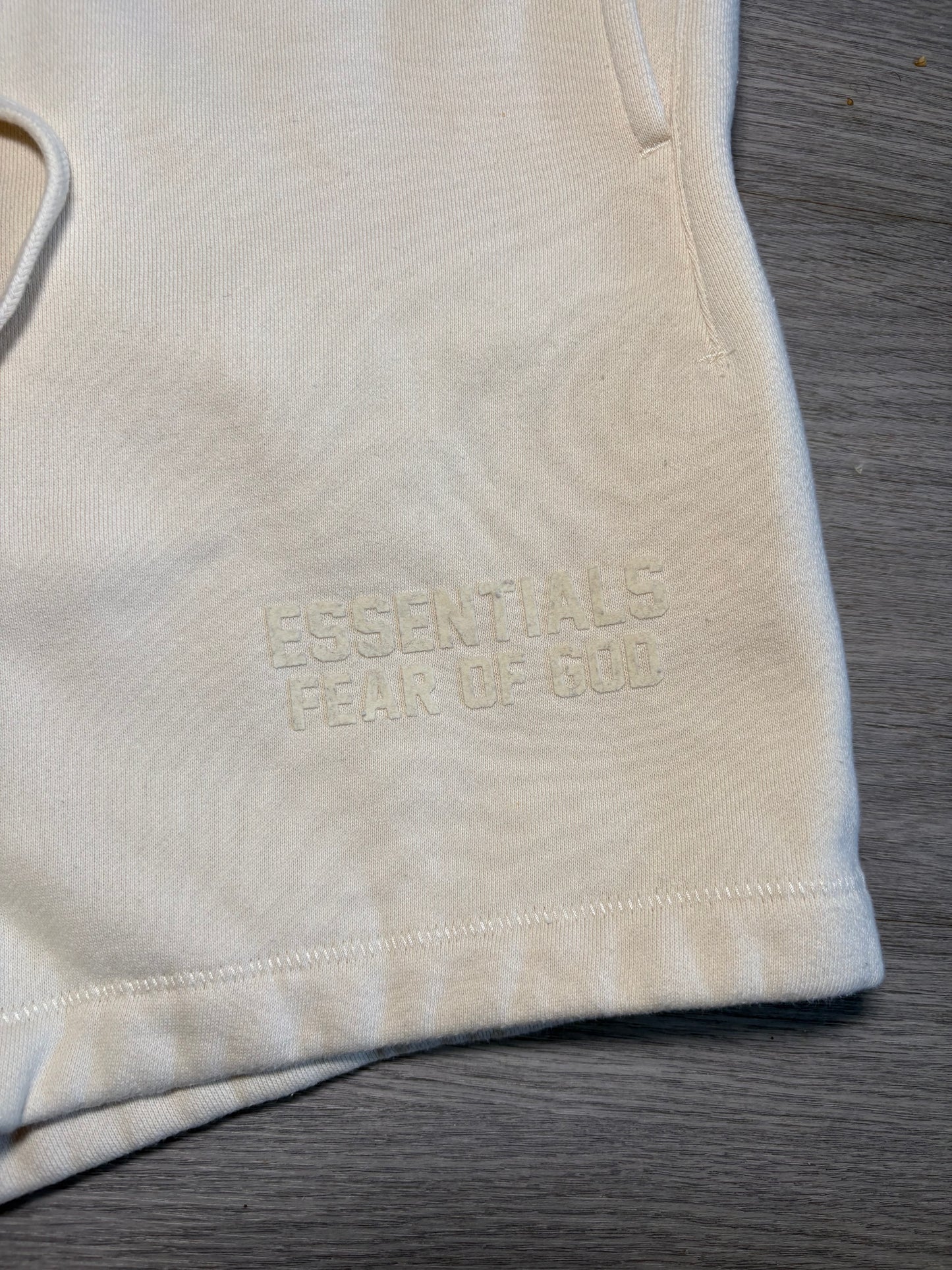 Essentials Cream Logo Tracksuit Shorts – Medium