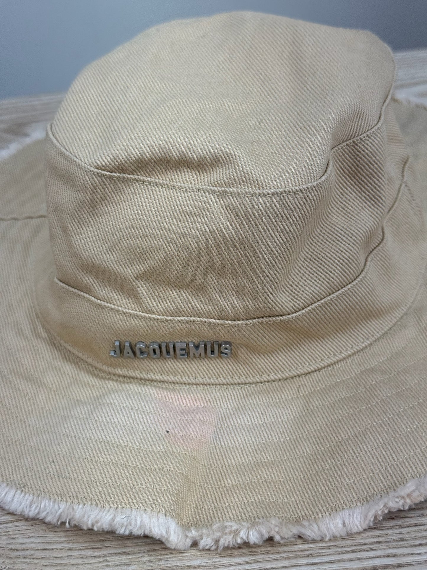 Jacquemus Beige Logo Bucket Hat - 60/L