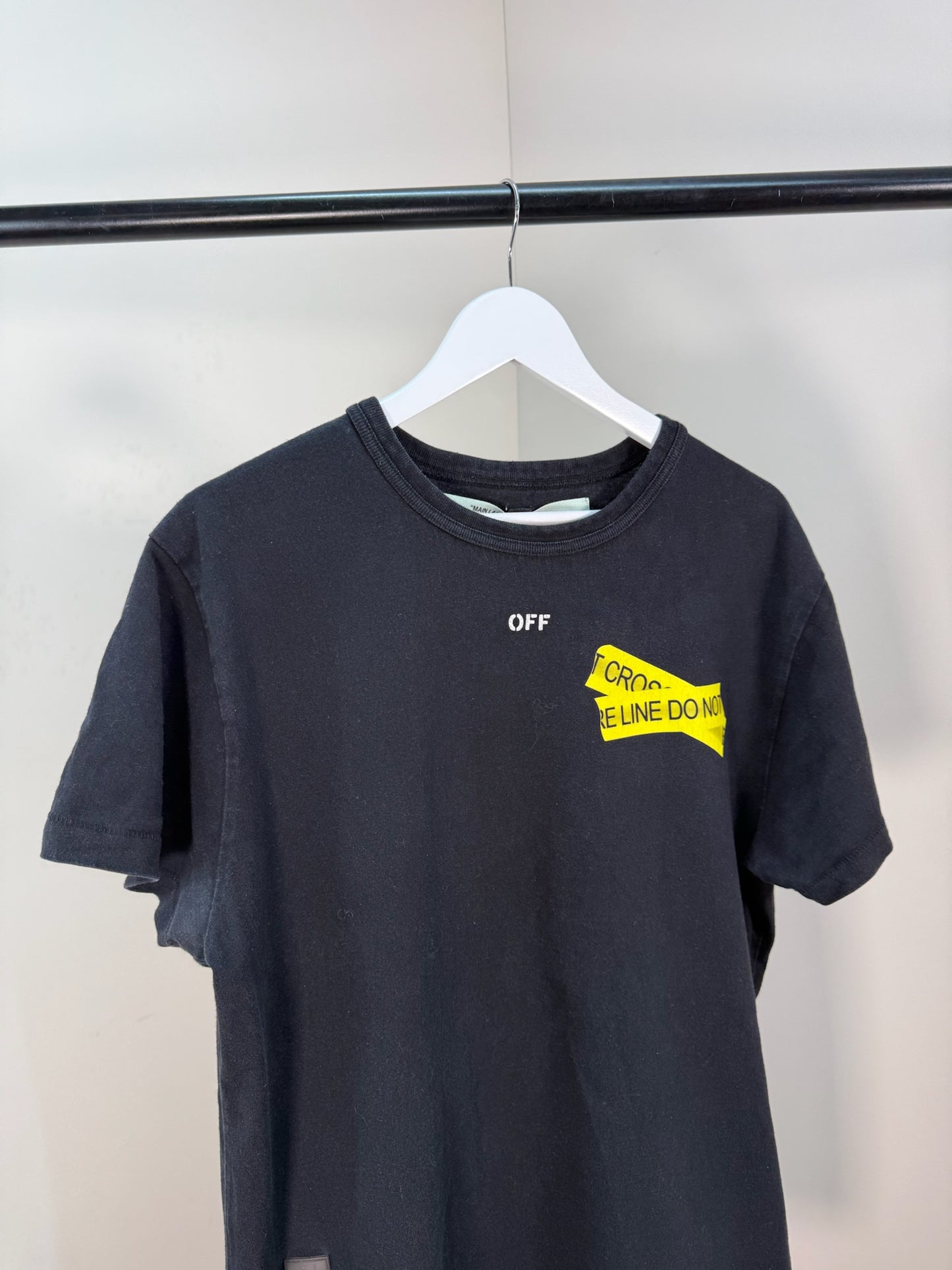 Off-White Black Yellow Tape Cross T-Shirt - Small oversize