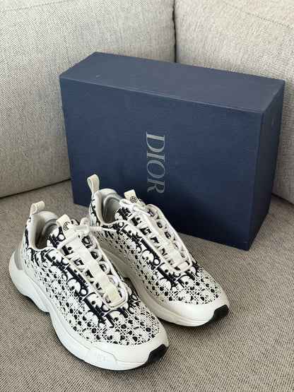 Dior B24 White Black Oblique Trainers - UK9/EU43