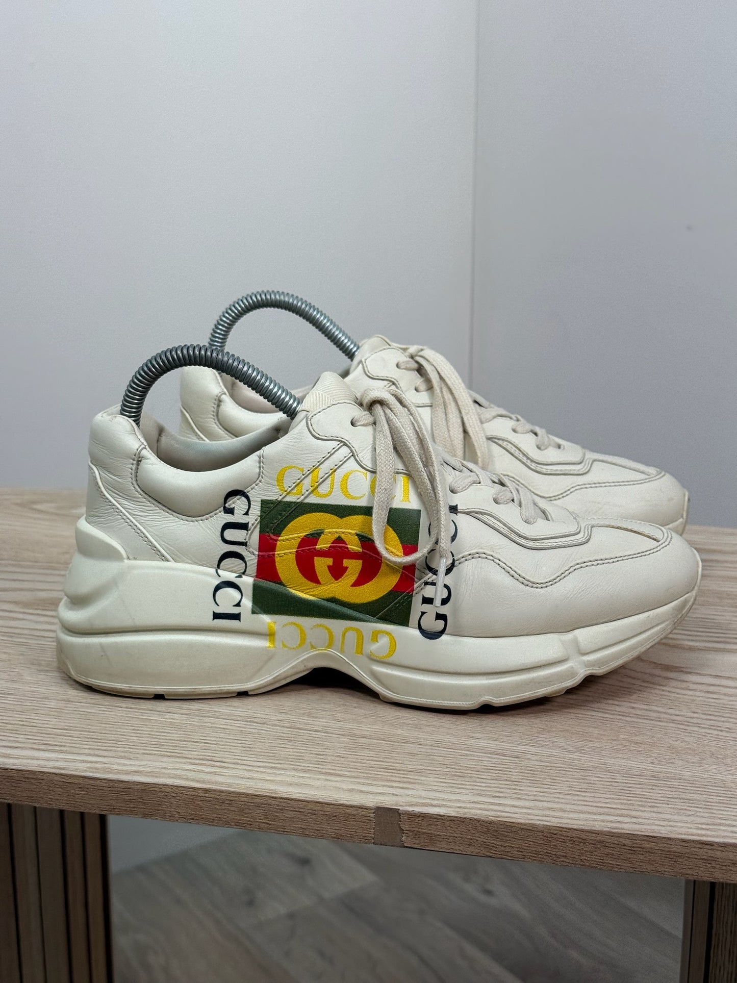 Gucci Cream Rhython Vintage Logo Trainers - UK 6