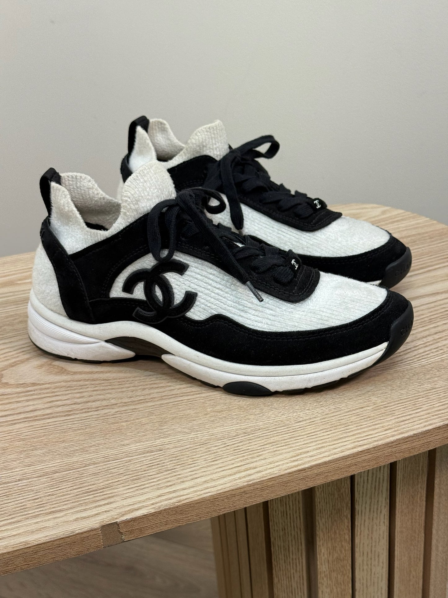 Chanel Black And White Fabric Suede Calfskin CC Trainers - UK 7