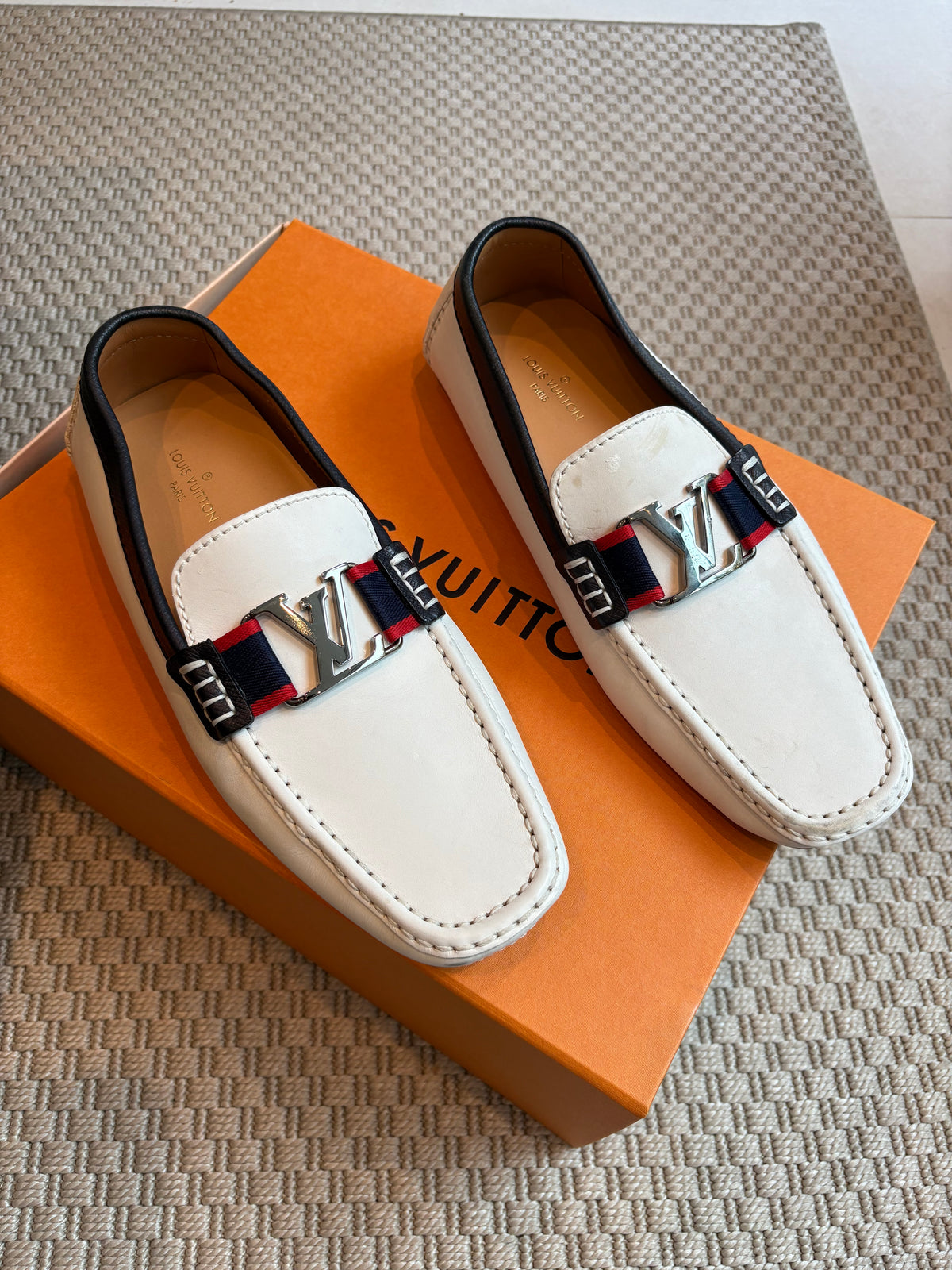 Louis Vuitton Cream loafer Shoes – EU 42 / UK 8
