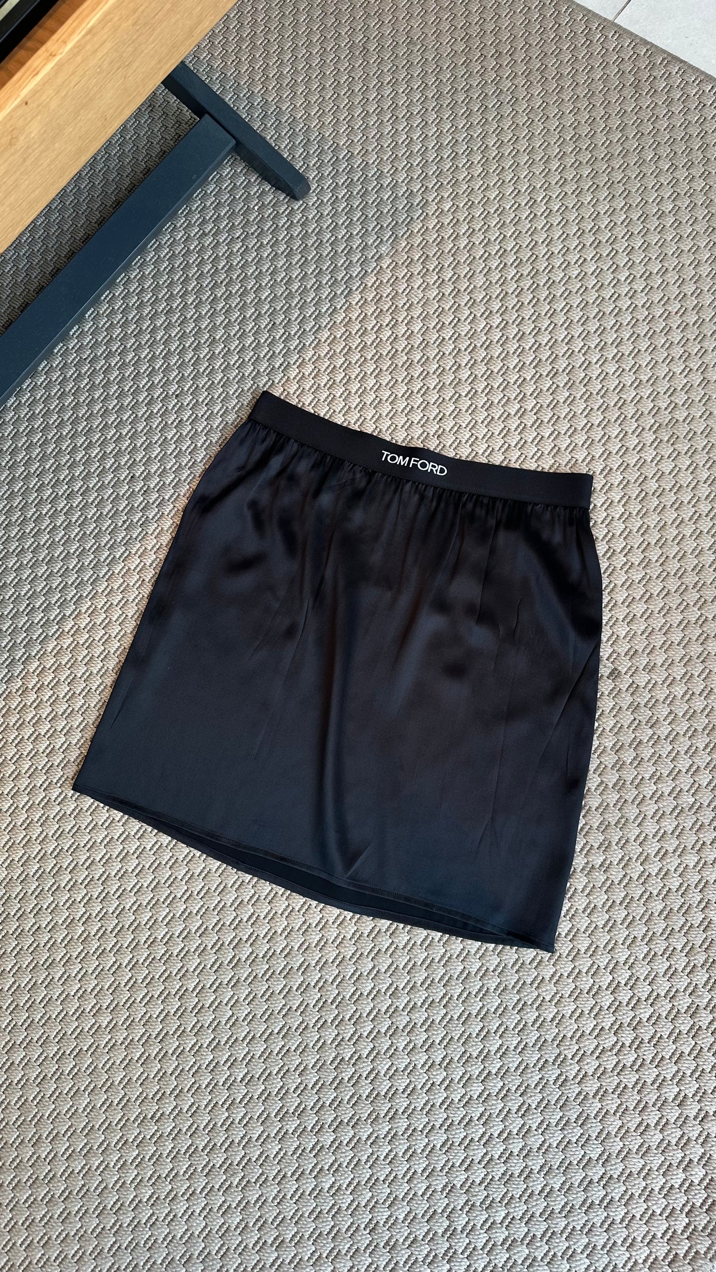 Tom Ford Black Silk Satin Skirt – Small