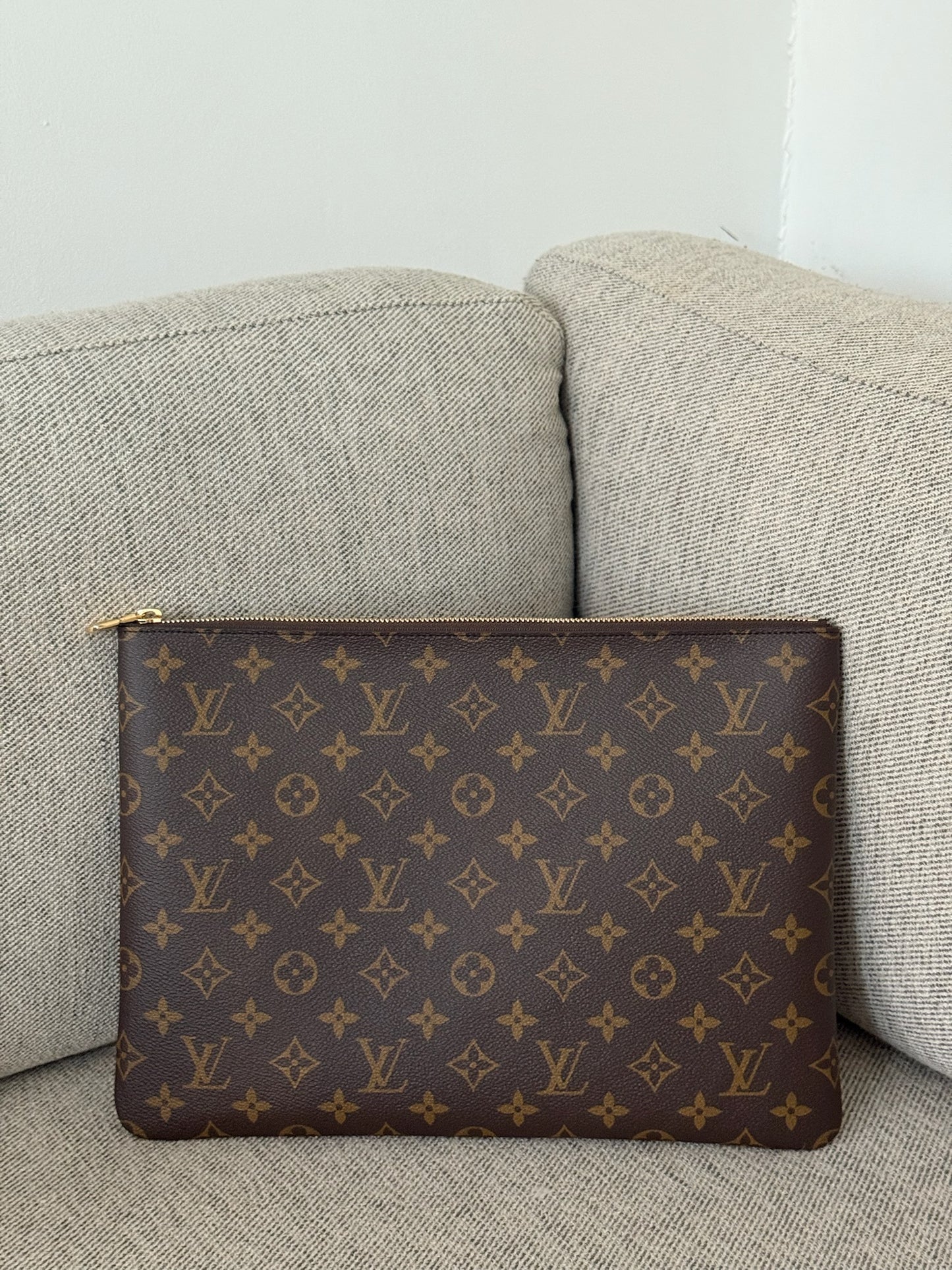 Louis Vuitton L Key Pouch- Brand New