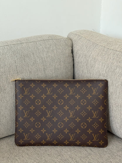 Louis Vuitton L Key Pouch- Brand New
