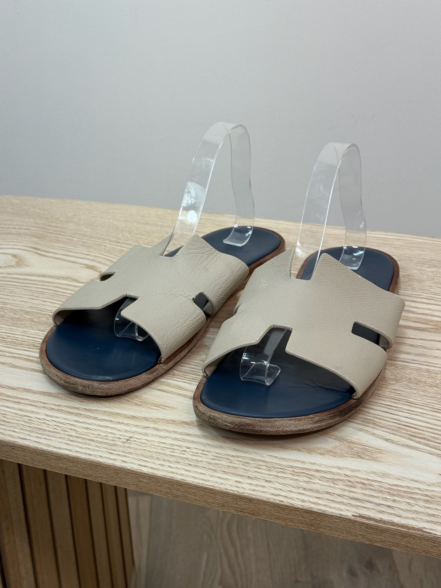 Hermès Nude & Navy Oran Leather Slider EU44/UK10
