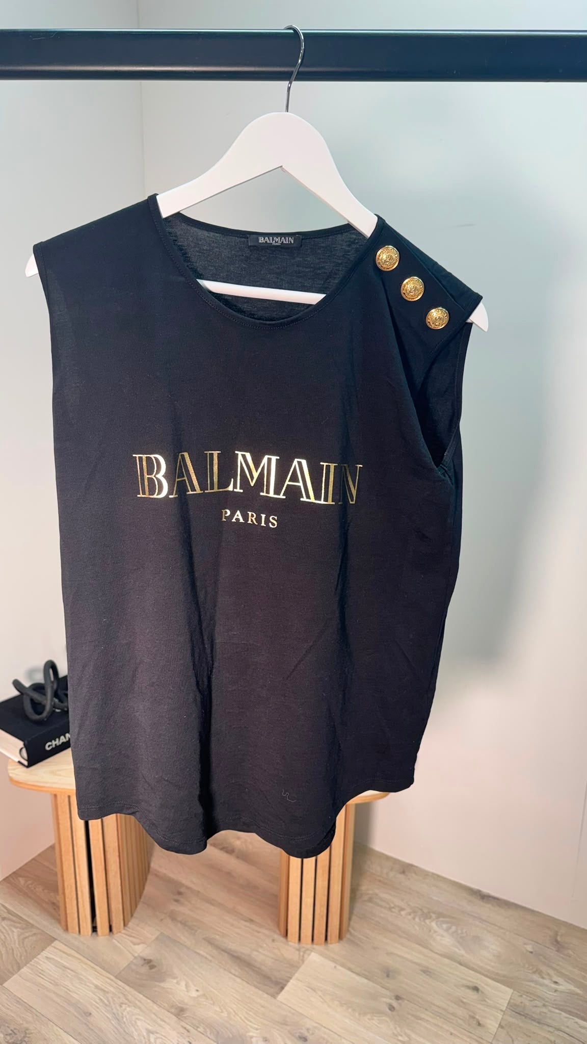 Balmain Black Gold Logo T-Shirt With Gold Buttons – IT 38