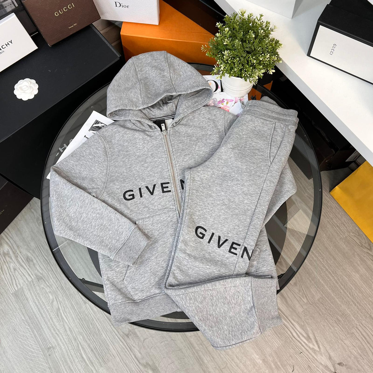 Dhgate givenchy online hoodie