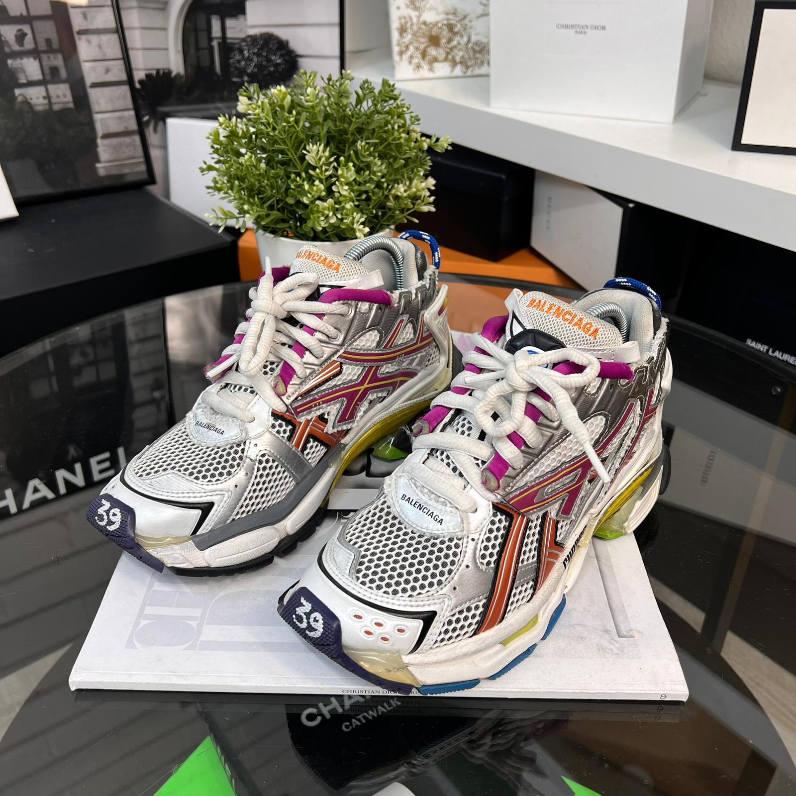 Balenciaga runners best sale womens silver