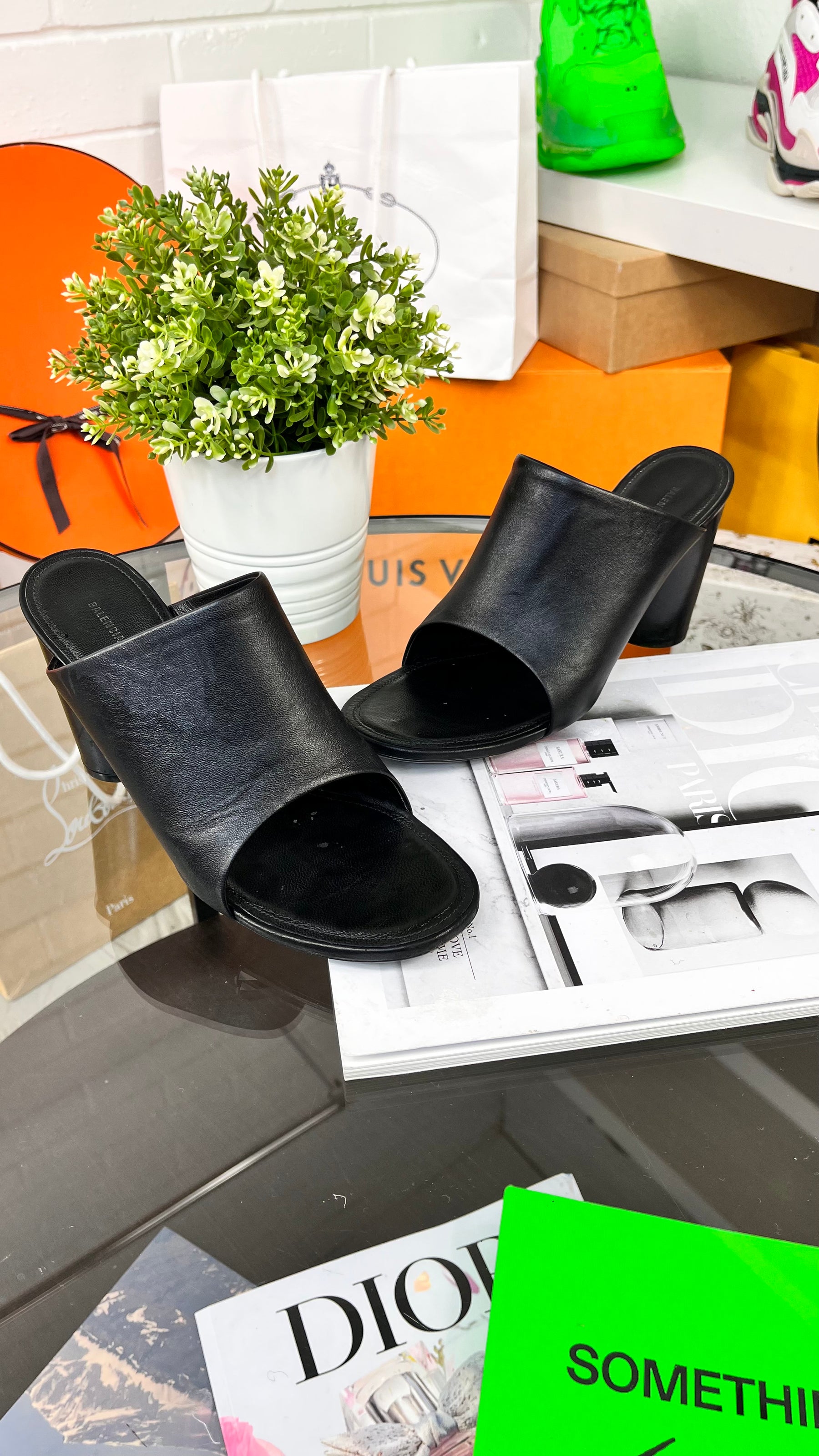 Balenciaga black hot sale mules